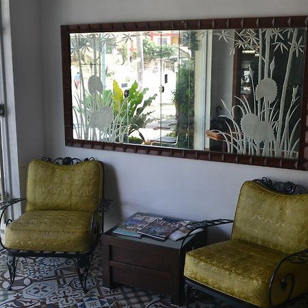 Vista Real Hotel Tagaytay City Exterior photo